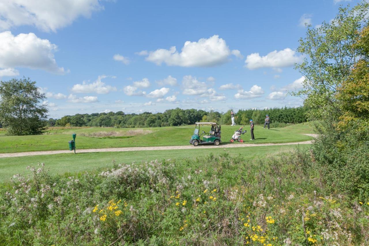 The Wiltshire Hotel, Golf And Leisure Resort スウィンドン エクステリア 写真