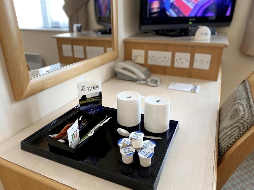 The Wiltshire Hotel, Golf And Leisure Resort スウィンドン エクステリア 写真
