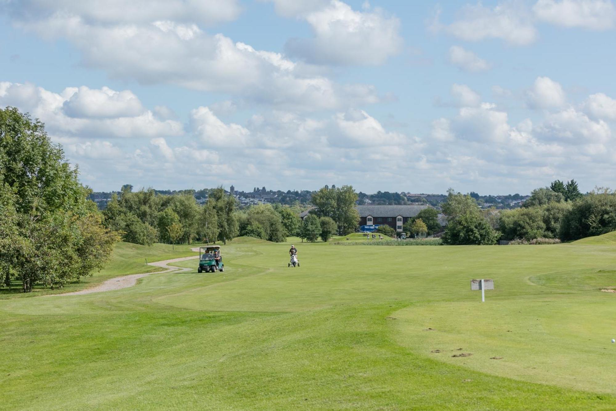 The Wiltshire Hotel, Golf And Leisure Resort スウィンドン エクステリア 写真