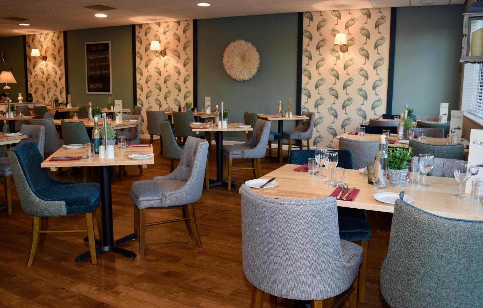 The Wiltshire Hotel, Golf And Leisure Resort スウィンドン エクステリア 写真