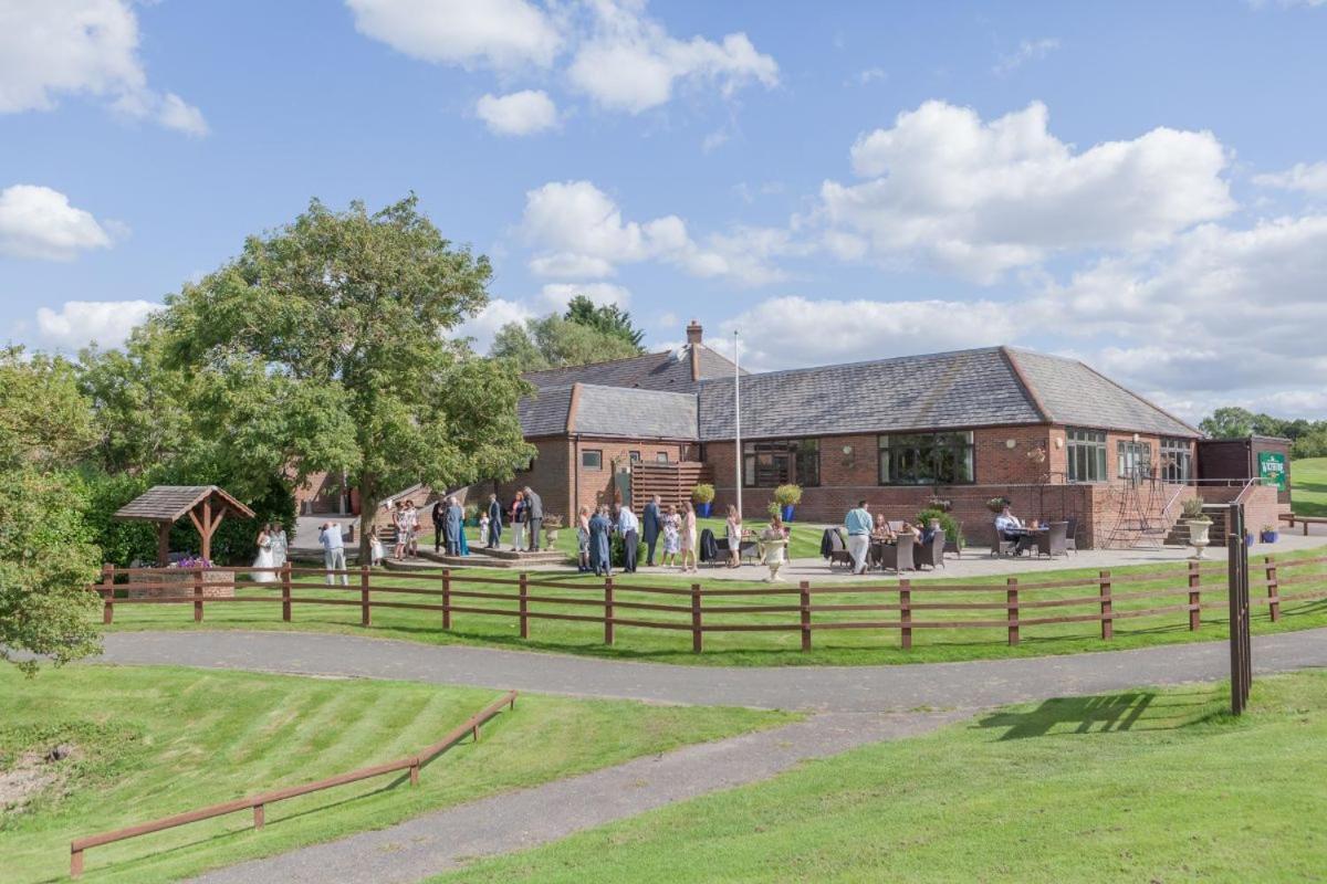 The Wiltshire Hotel, Golf And Leisure Resort スウィンドン エクステリア 写真