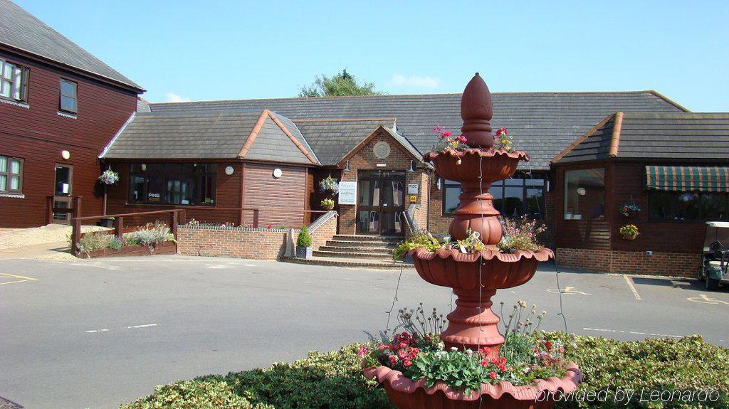 The Wiltshire Hotel, Golf And Leisure Resort スウィンドン エクステリア 写真